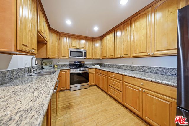 722 S Oxford Avenue 305, Los Angeles, CA 90005
