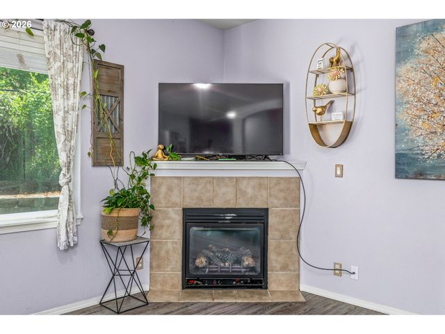 6074 PEBBLE Ct, Springfield, OR 97478