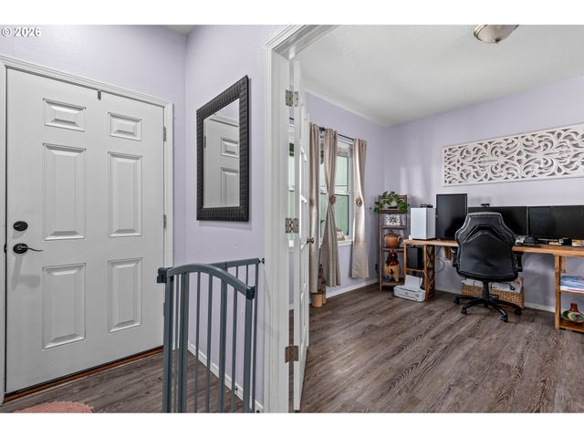 6074 PEBBLE Ct, Springfield, OR 97478