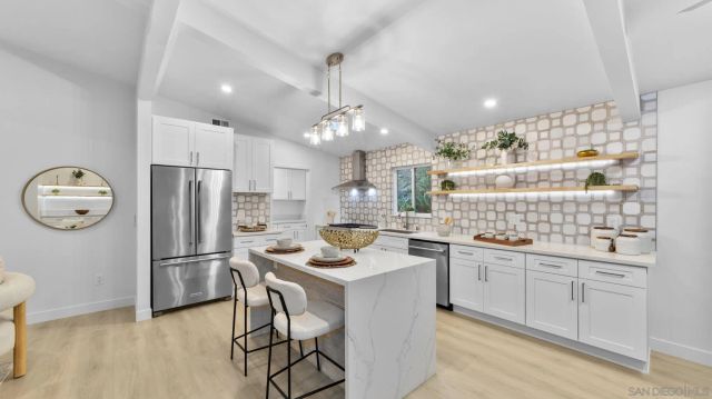 4909 Pacifica, San Diego, CA 92109
