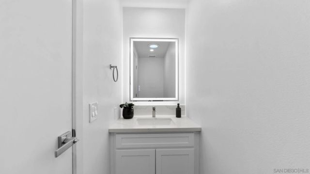 4909 Pacifica, San Diego, CA 92109