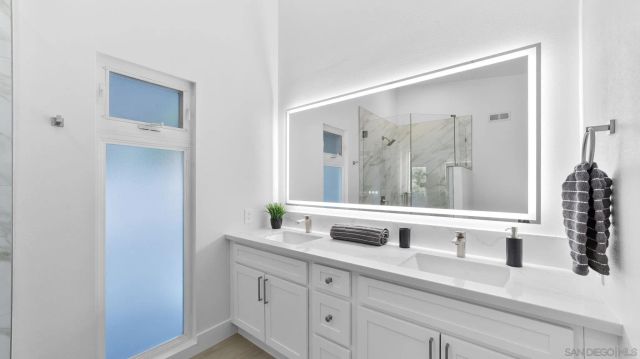 4909 Pacifica, San Diego, CA 92109