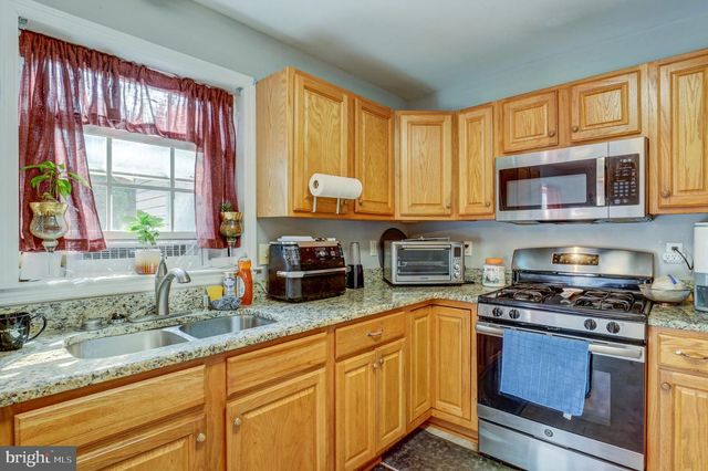 104 BATTENS CIR, Leola, PA 17540