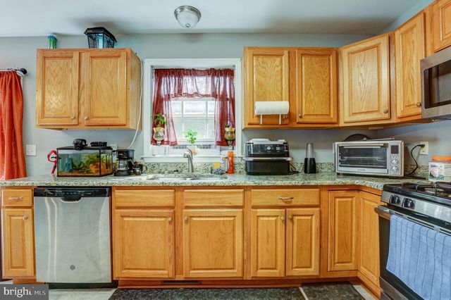 104 BATTENS CIR, Leola, PA 17540