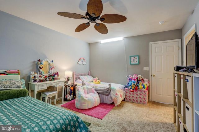 104 BATTENS CIR, Leola, PA 17540