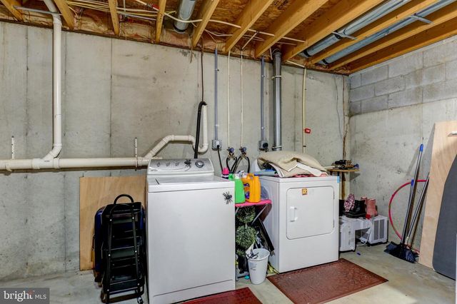 104 BATTENS CIR, Leola, PA 17540