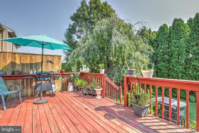 104 BATTENS CIR, Leola, PA 17540