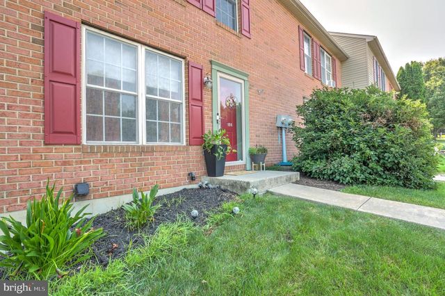 104 BATTENS CIR, Leola, PA 17540