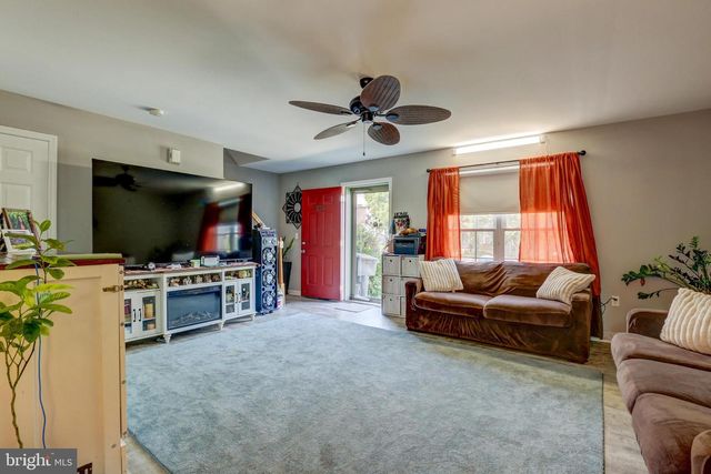 104 BATTENS CIR, Leola, PA 17540