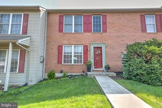 104 BATTENS CIR, Leola, PA 17540