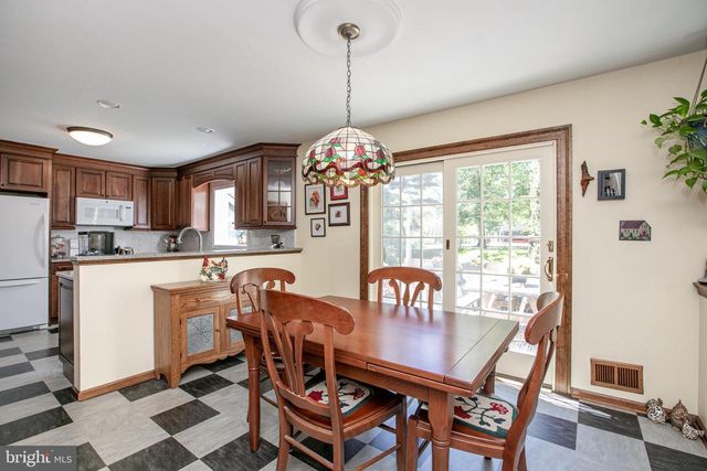10 STEPHANIE LN, Hamilton, NJ 08691