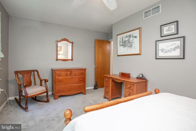 10 STEPHANIE LN, Hamilton, NJ 08691