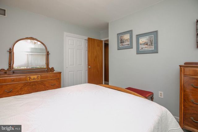 10 STEPHANIE LN, Hamilton, NJ 08691