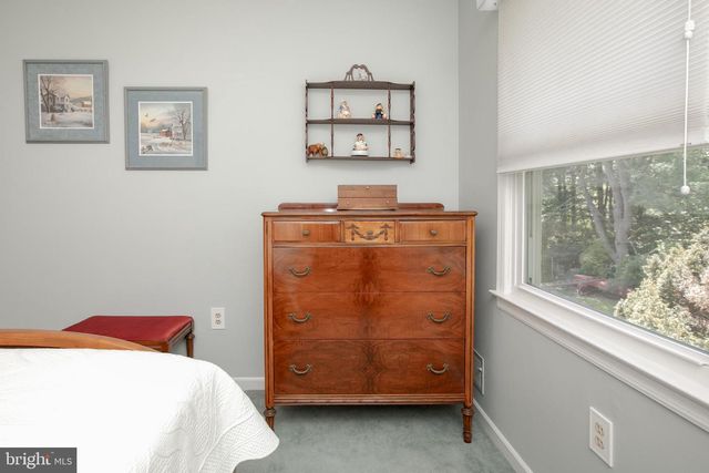 10 STEPHANIE LN, Hamilton, NJ 08691