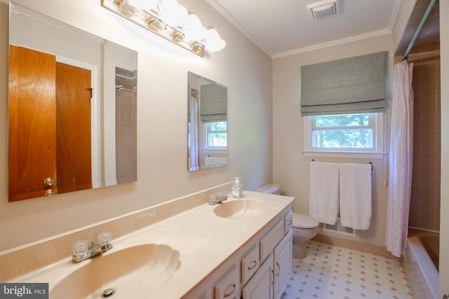 10 STEPHANIE LN, Hamilton, NJ 08691