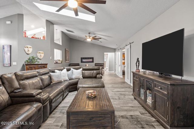 10942 BERKSHIRE Lane, Jacksonville, FL 32225