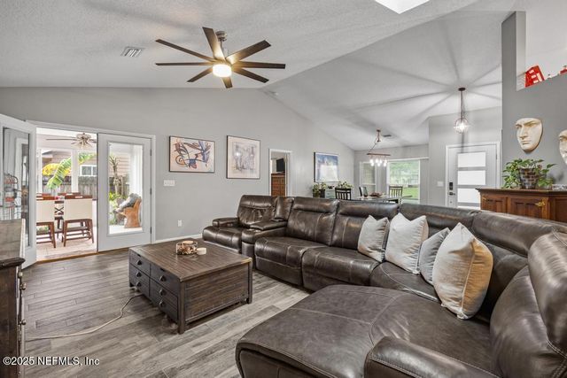 10942 BERKSHIRE Lane, Jacksonville, FL 32225