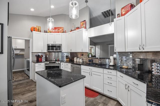 10942 BERKSHIRE Lane, Jacksonville, FL 32225