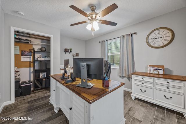 10942 BERKSHIRE Lane, Jacksonville, FL 32225