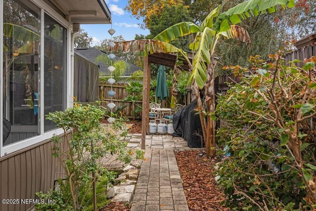 10942 BERKSHIRE Lane, Jacksonville, FL 32225