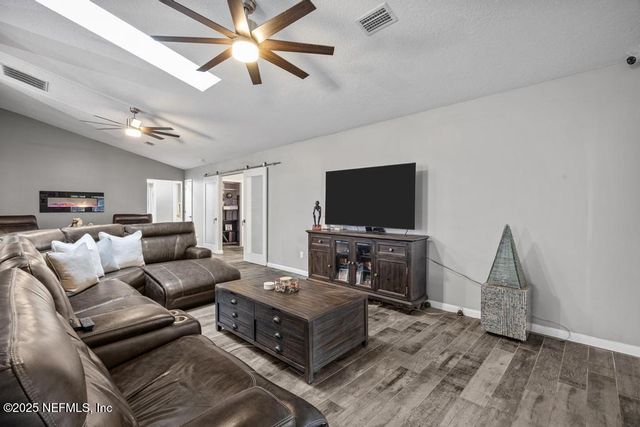 10942 BERKSHIRE Lane, Jacksonville, FL 32225