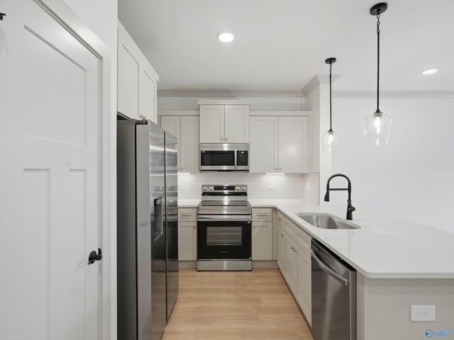 6 Whispering Oaks SW 23, Huntsville, AL 35824
