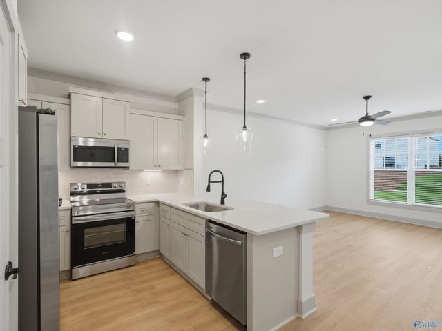 6 Whispering Oaks SW 23, Huntsville, AL 35824