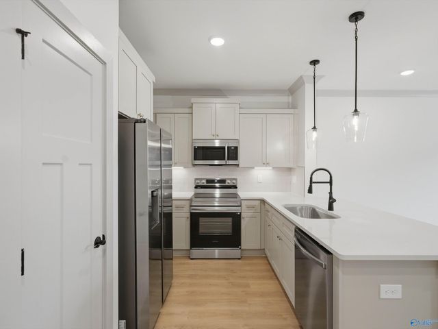 6 Whispering Oaks SW 23, Huntsville, AL 35824