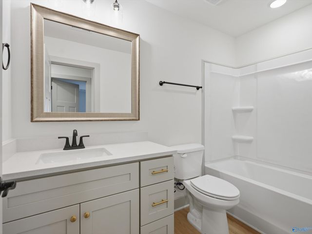6 Whispering Oaks SW 23, Huntsville, AL 35824