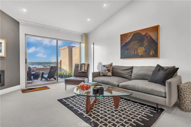128 Villa Point, Newport Beach, CA 92660