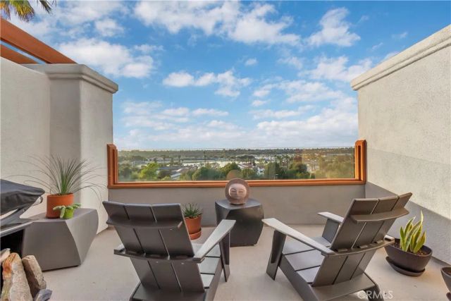 128 Villa Point, Newport Beach, CA 92660