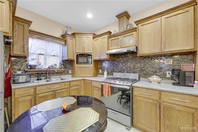 715 N Gonzalez Road, Weslaco, TX 78596