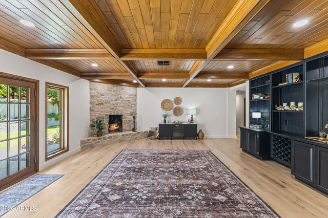230 W MORTEN Avenue, Phoenix, AZ 85021