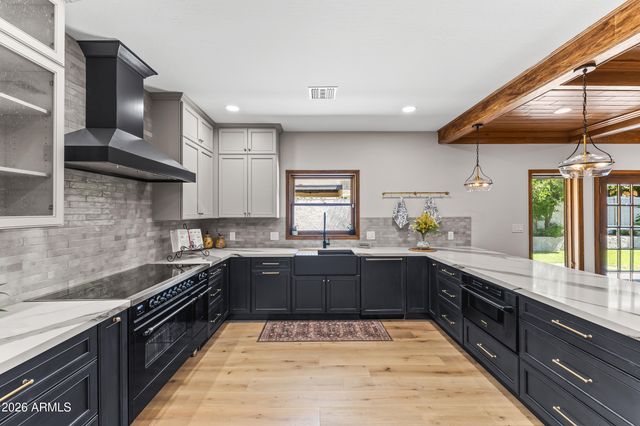 230 W MORTEN Avenue, Phoenix, AZ 85021
