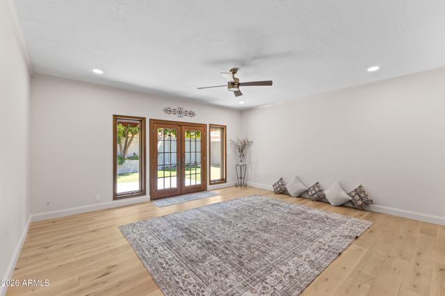 230 W MORTEN Avenue, Phoenix, AZ 85021