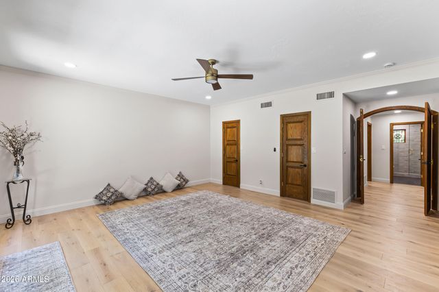 230 W MORTEN Avenue, Phoenix, AZ 85021