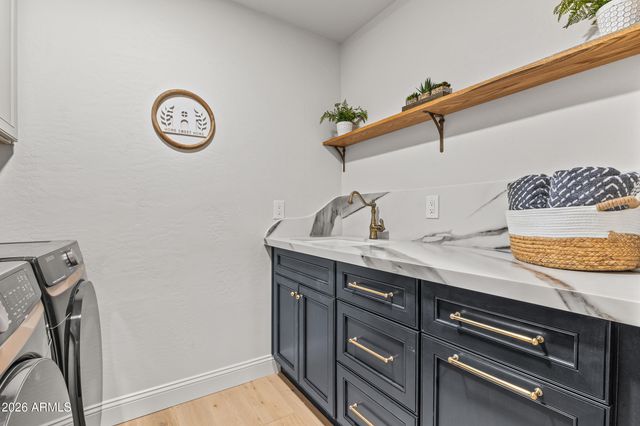 230 W MORTEN Avenue, Phoenix, AZ 85021