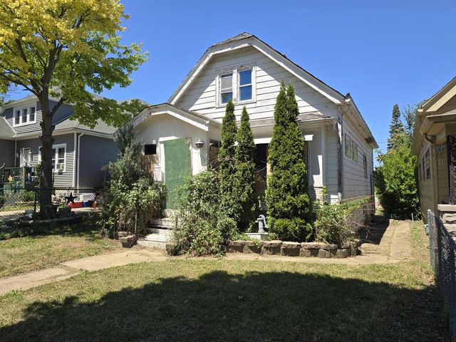 1330 W Euclid AVENUE, Milwaukee, WI 53215