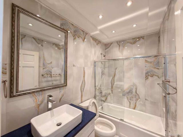 2 Bay Club Drive PHz3, Bayside, NY 11360