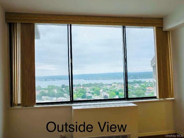 2 Bay Club Drive PHz3, Bayside, NY 11360