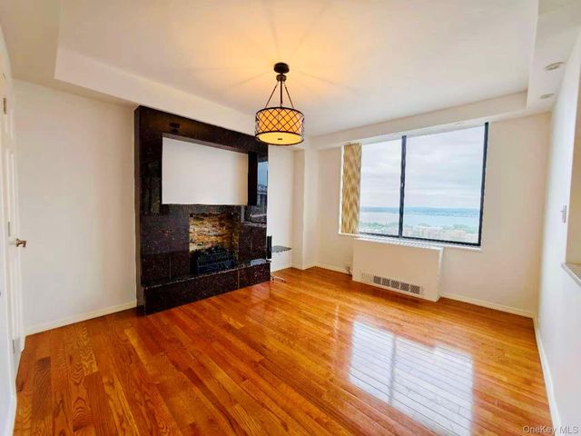 2 Bay Club Drive PHz3, Bayside, NY 11360