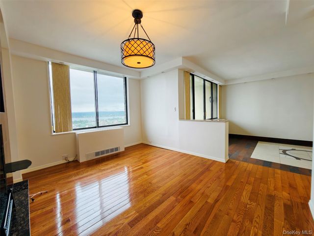 2 Bay Club Drive PHz3, Bayside, NY 11360