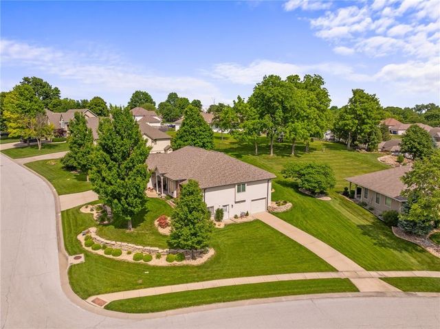 3805 S Beatrice Drive, Independence, MO 64055