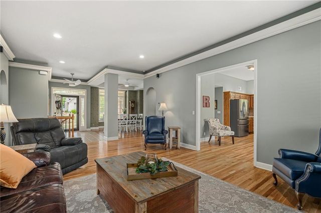 3805 S Beatrice Drive, Independence, MO 64055