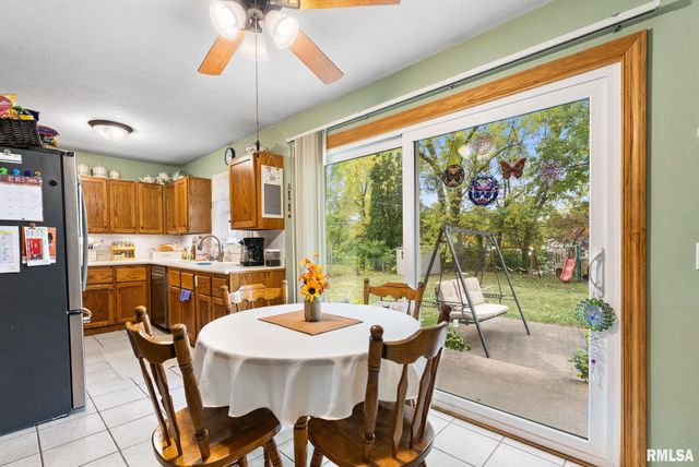 612 12TH Street, Silvis, IL 61282