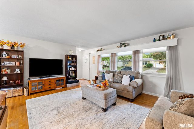 612 12TH Street, Silvis, IL 61282