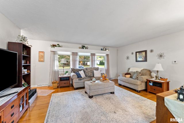 612 12TH Street, Silvis, IL 61282