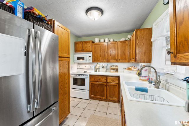 612 12TH Street, Silvis, IL 61282