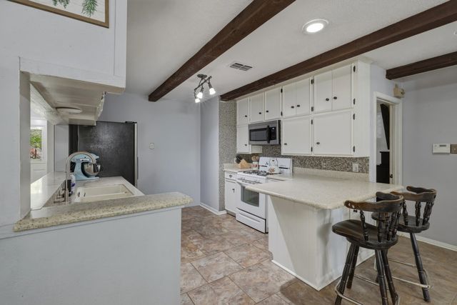 108 Mark Pl, Kilgore, TX 75662