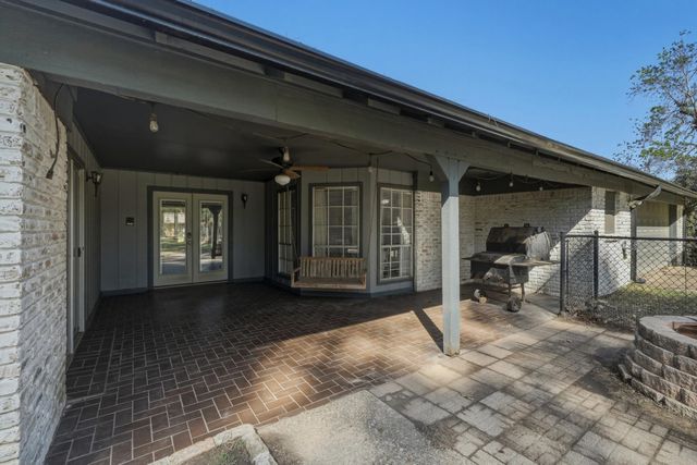 108 Mark Pl, Kilgore, TX 75662